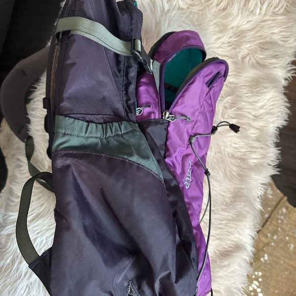 Women’s Purple Patagonia Backpack - Picture 13 of 16